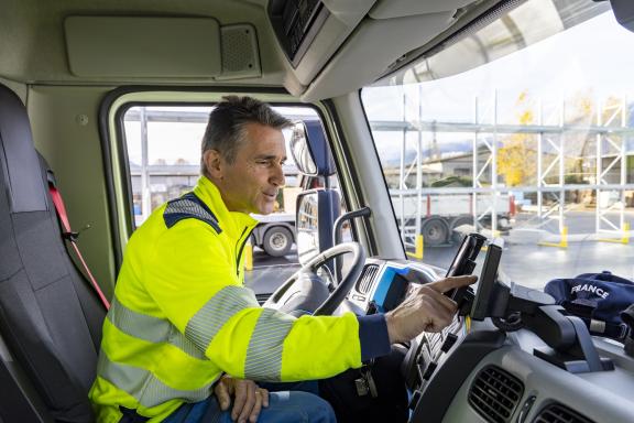 chauffeur dans son camion